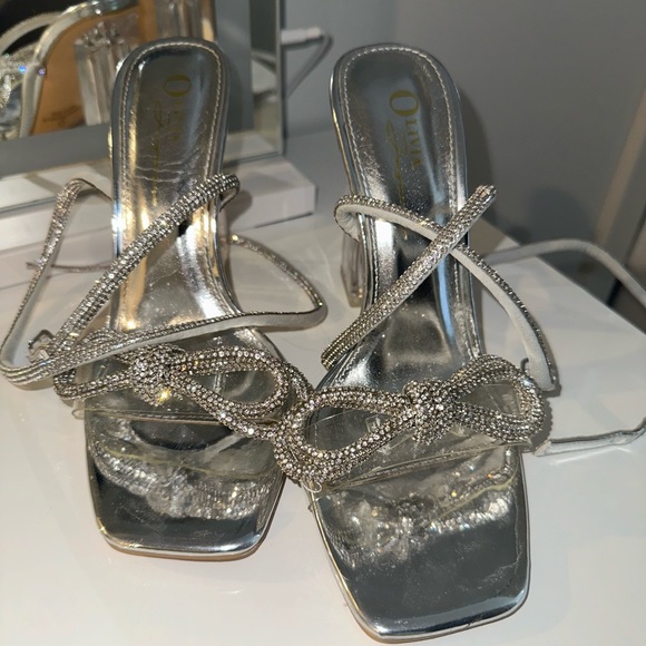 Double Crystal Bow Square Toed Heel - Picture 1 of 4